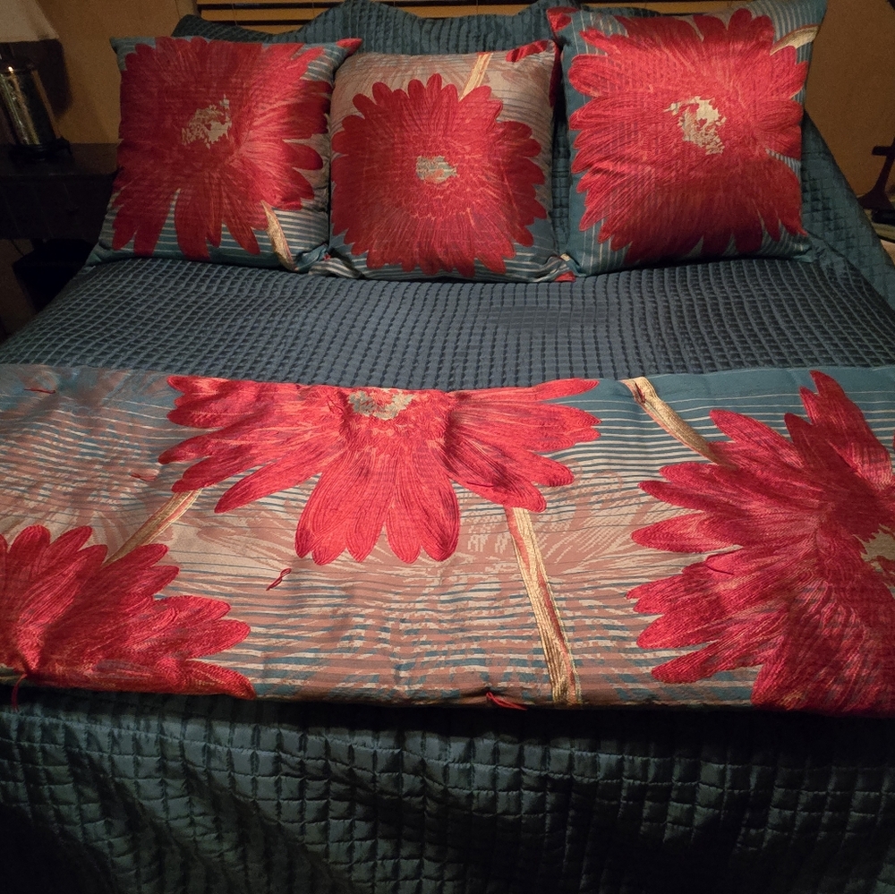 Ann Gish King Silk bedding